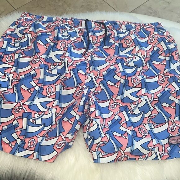Vineyard Vines mens size large swim trunks swimsuit - Picture 1 of 5
